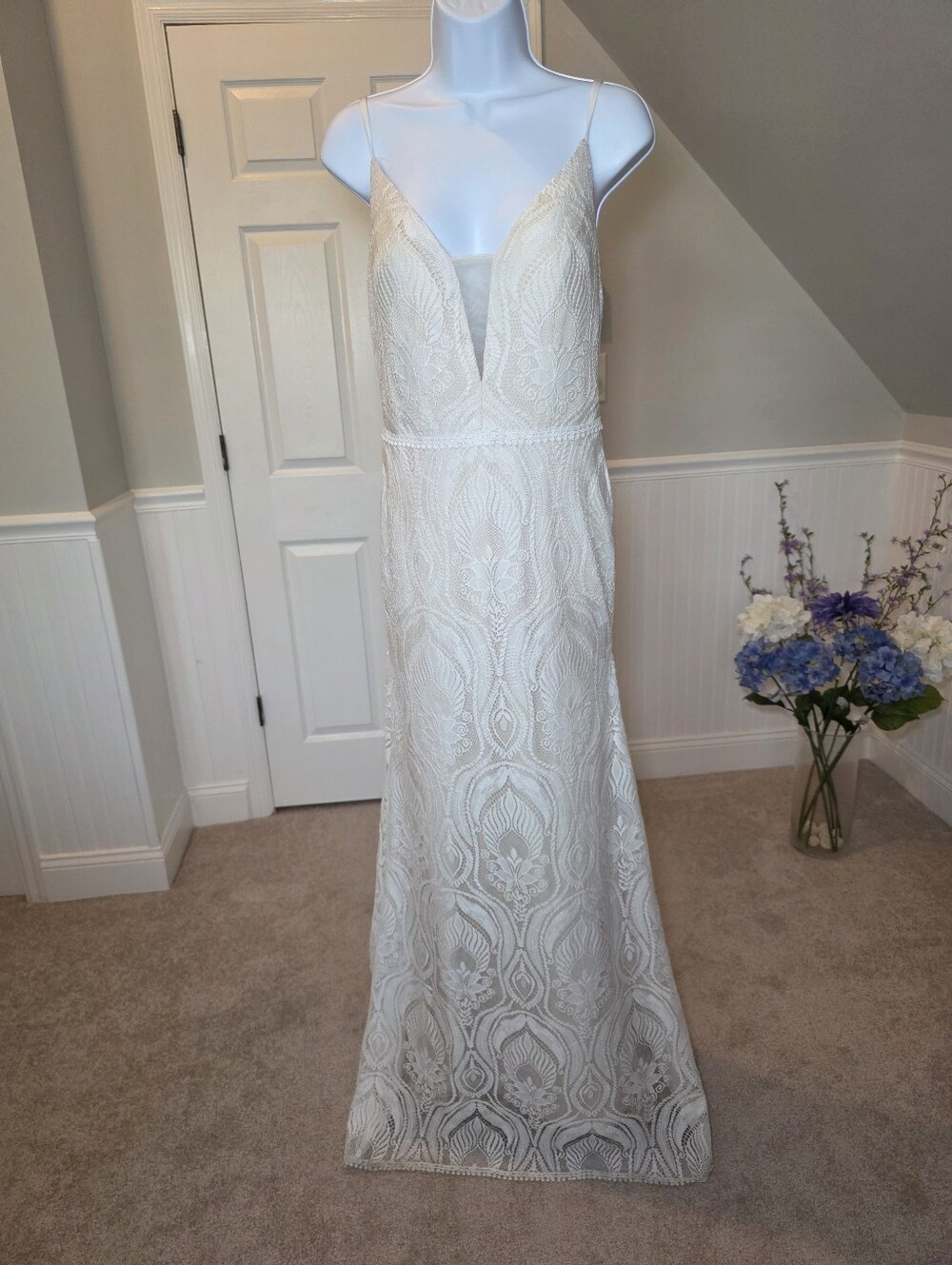 Boho Lace Wedding Gown Dress w/lace Plunge Sheer Neckline & Spaghetti Straps- 8